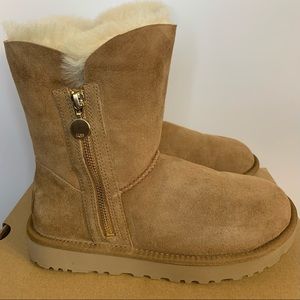 Ugg Bailey Zip Chestnut Short Boots